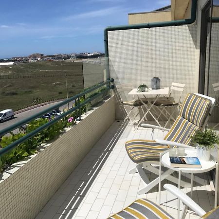 Beachfront Apartment With Sea View Azurara Екстериор снимка