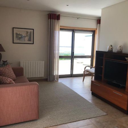 Beachfront Apartment With Sea View Azurara Екстериор снимка