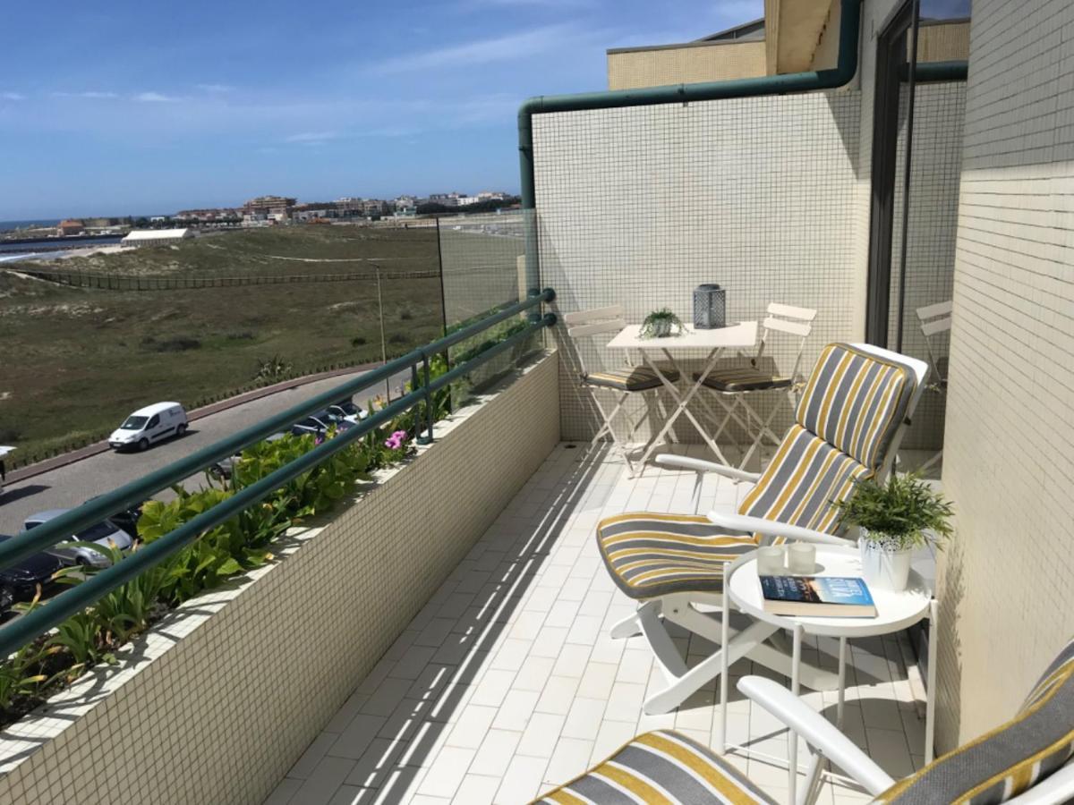 Beachfront Apartment With Sea View Azurara Екстериор снимка