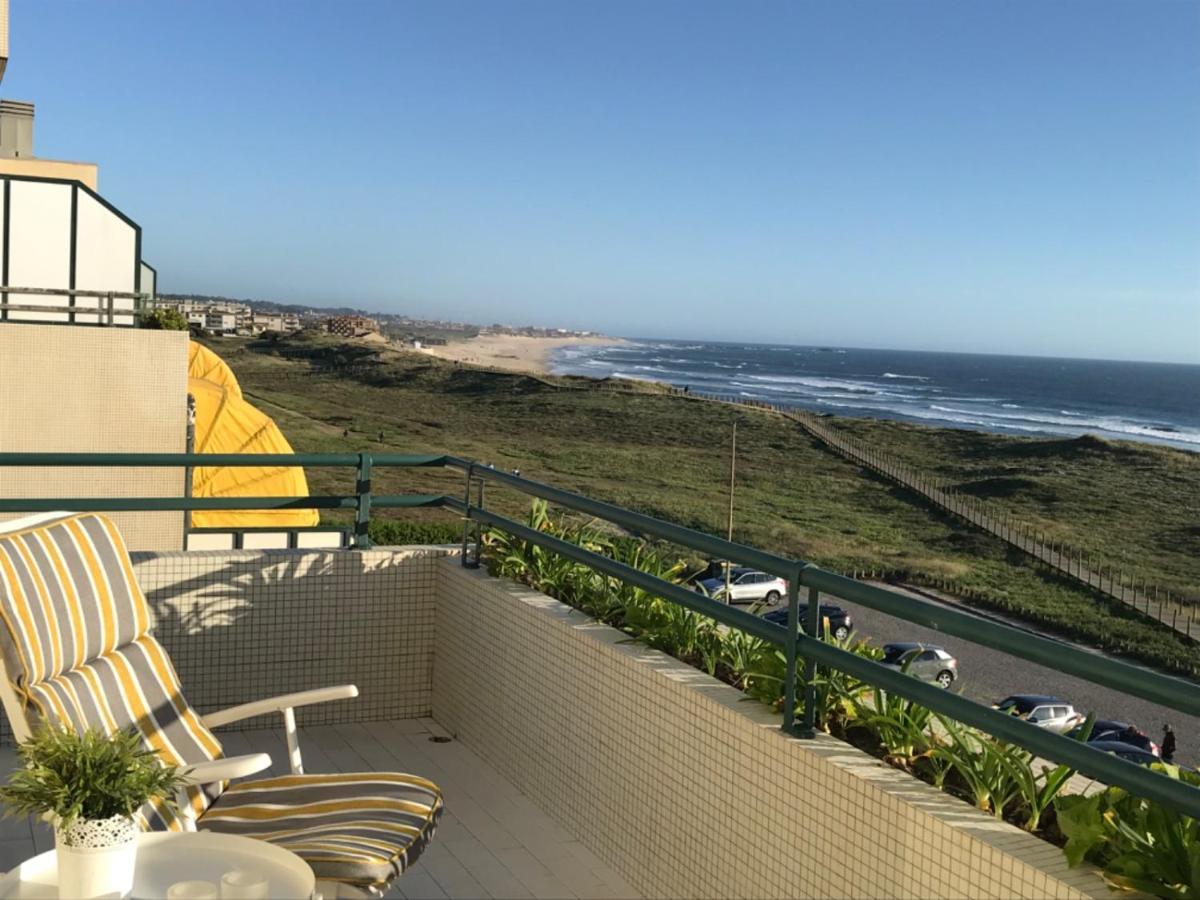 Beachfront Apartment With Sea View Azurara Екстериор снимка