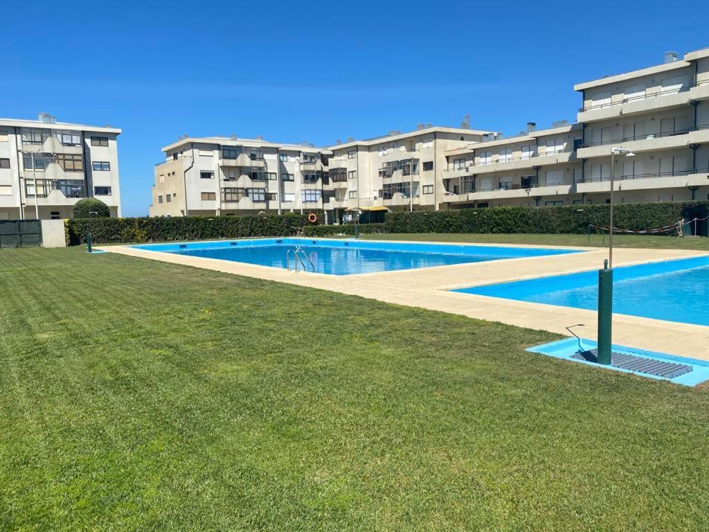 Beachfront Apartment With Sea View Azurara Екстериор снимка