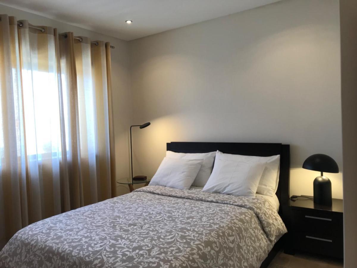 Beachfront Apartment With Sea View Azurara Екстериор снимка