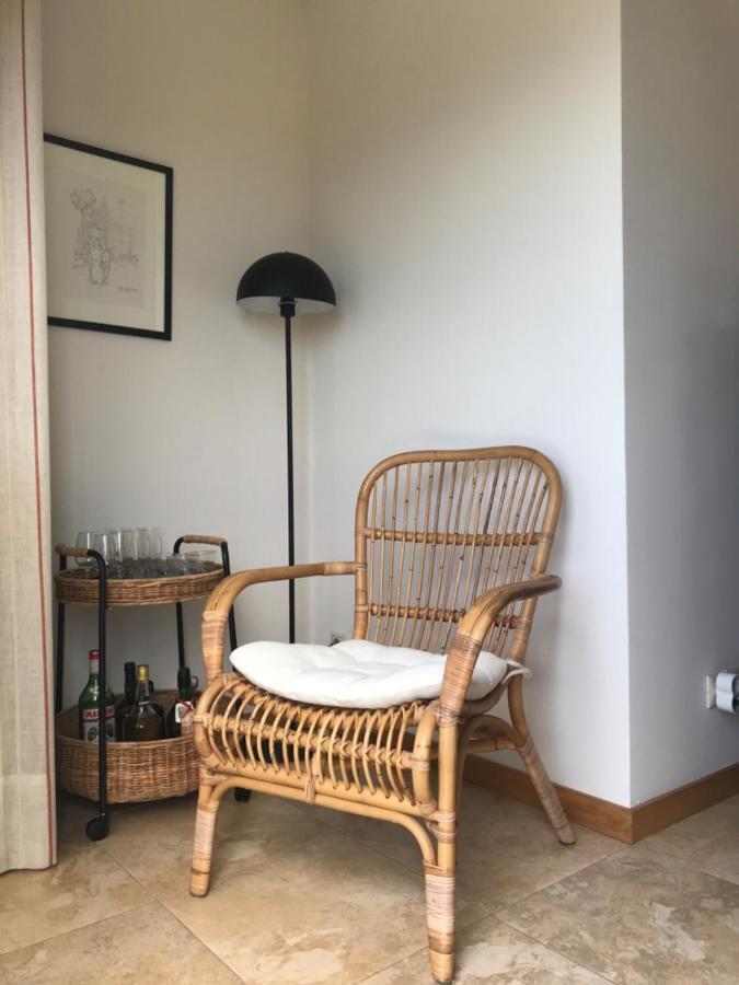 Beachfront Apartment With Sea View Azurara Екстериор снимка